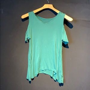 Cute Shoulder-showing Shirt